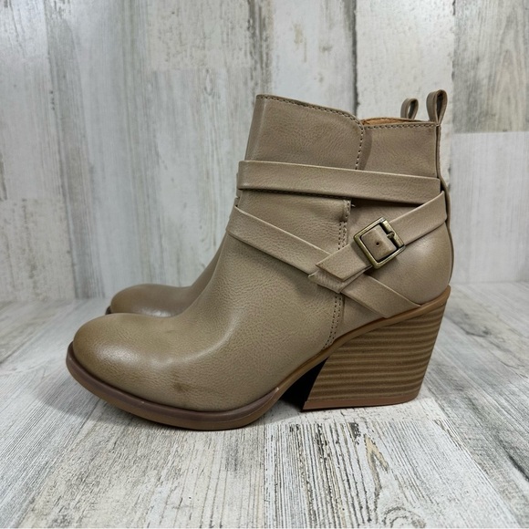 NEW Korks by Kork-Ease Heidi Boots Western Buckle Strap Booties Cream #701 - Picture 1 of 13